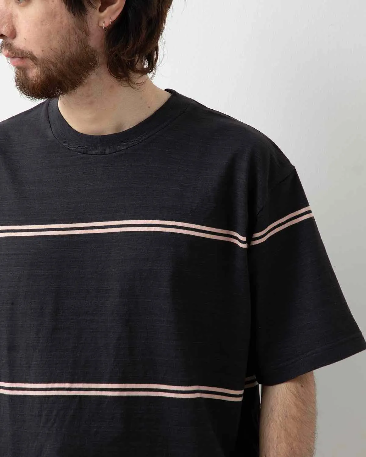 C/NAPP BORDER PLAIN TEE